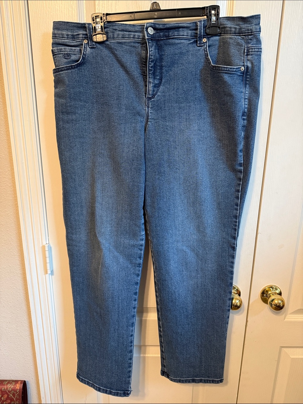 Gloria Vanderbilt Dark Blue Cropped Slim Jeans